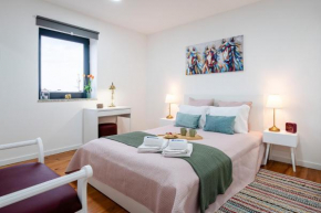 HostWise - Modern Flat with a Suite
